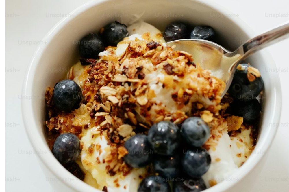 Greek -yogurt -with -fresh- berries