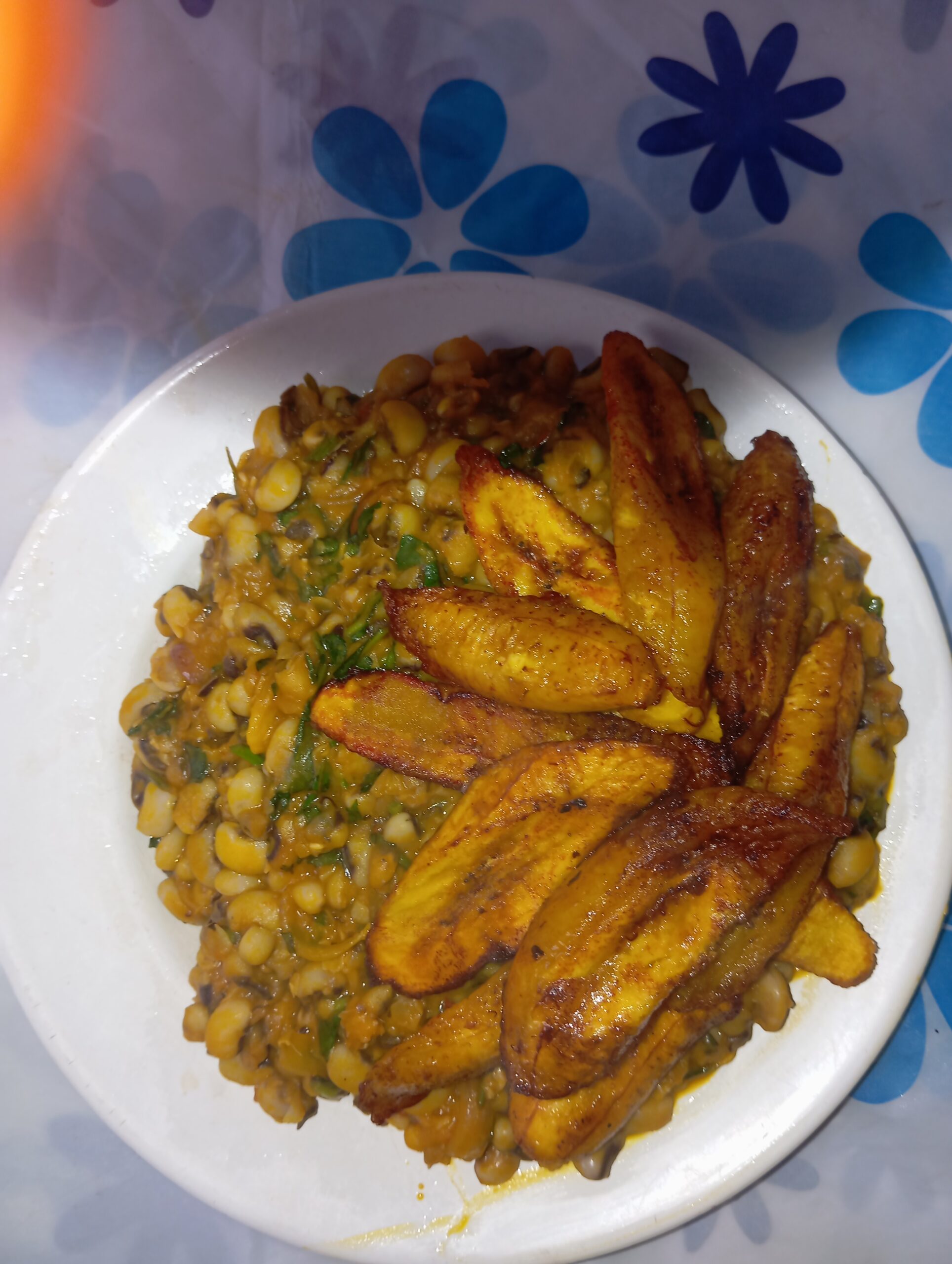  AltNigerianbeansporrid fried plantain- and- beans- a filling- low budget -Nigerian -meal