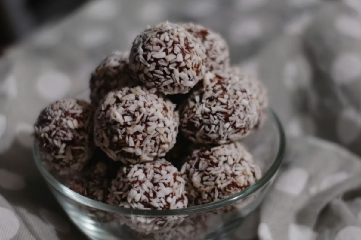Coconut-balls- for- 15- easy-no-bake-desserts-you-can-make-without-an-oven