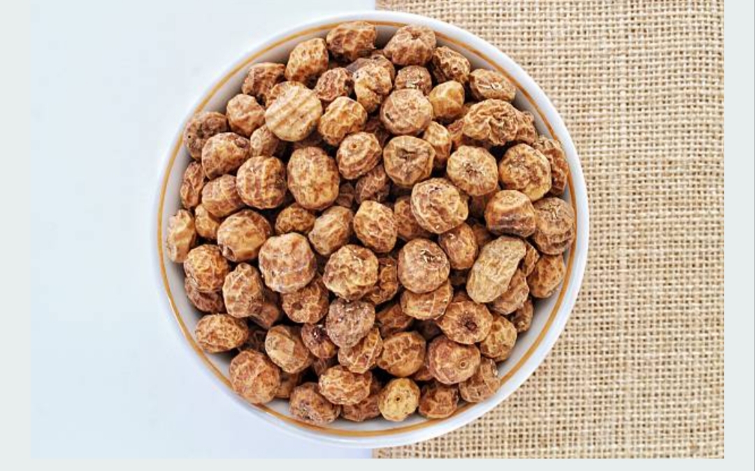 How to make tigernut drink with coconut and dates