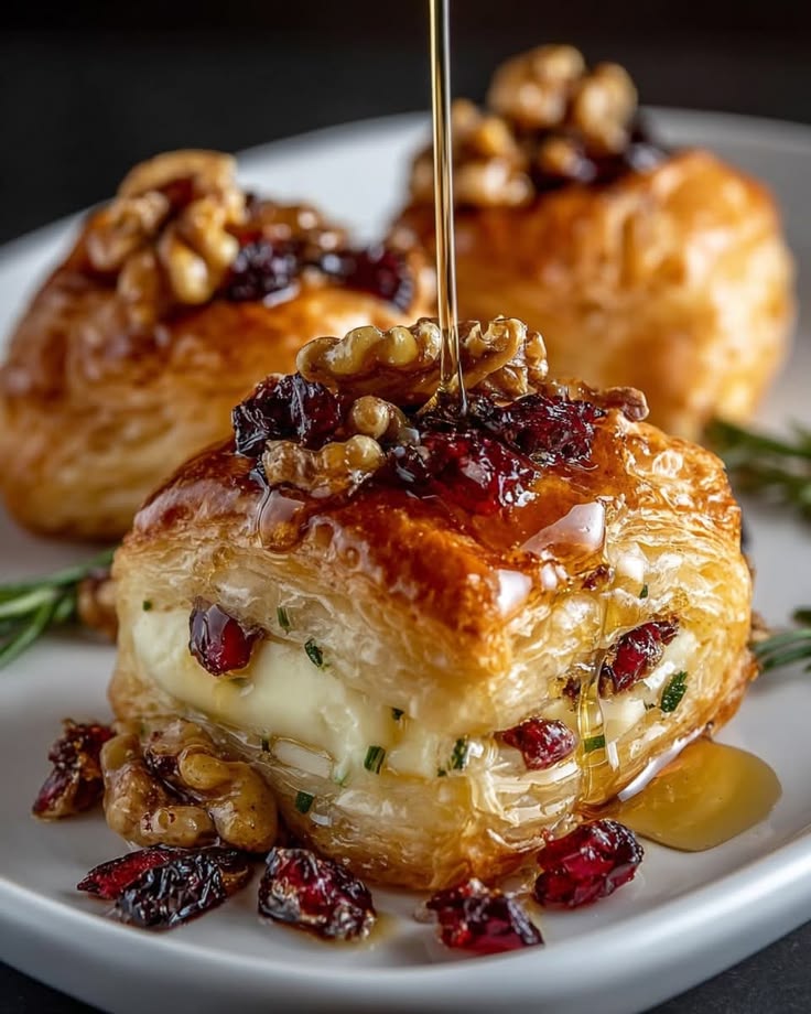 Easy Baked Brie Recipes And Appetizers Ideas
