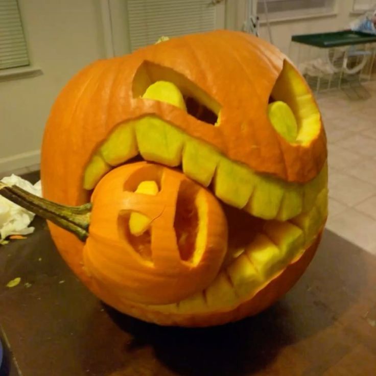Halloween pumpkin carving 