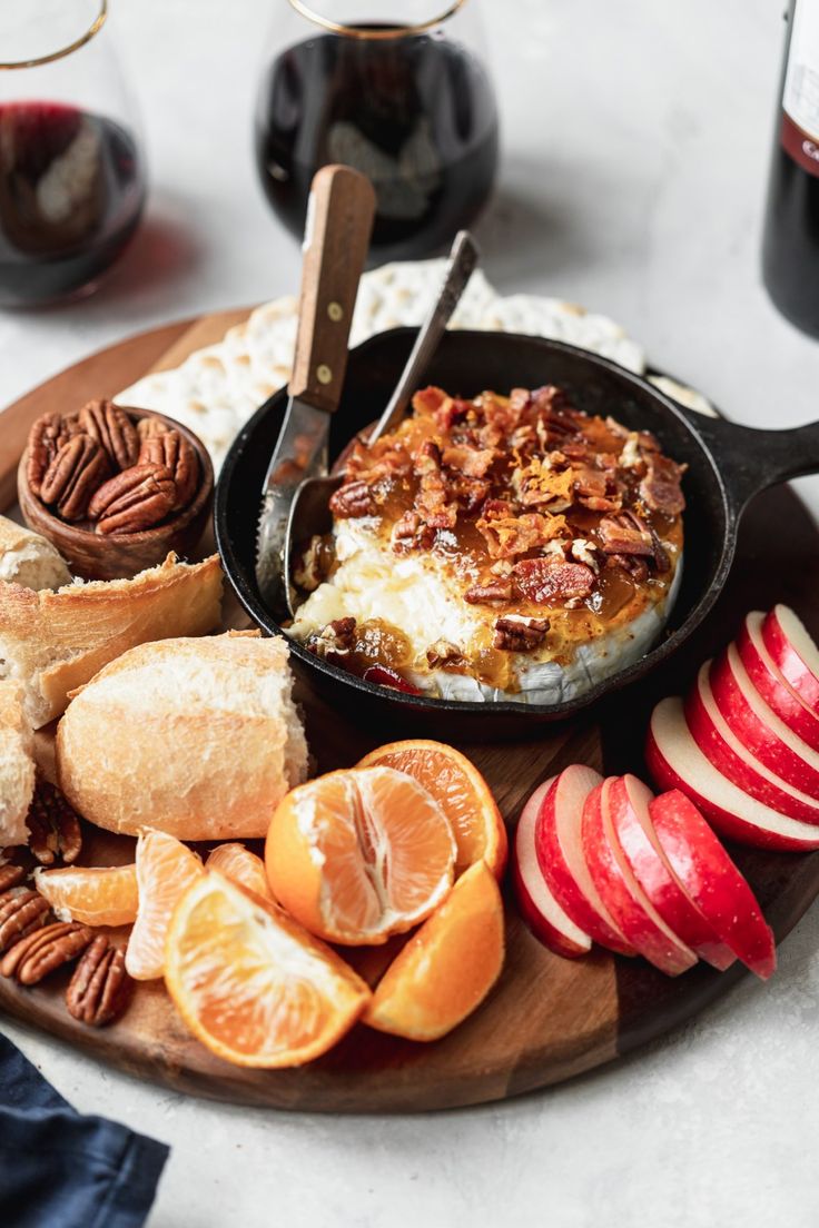 Easy Baked Brie Recipes And Appetizers Ideas