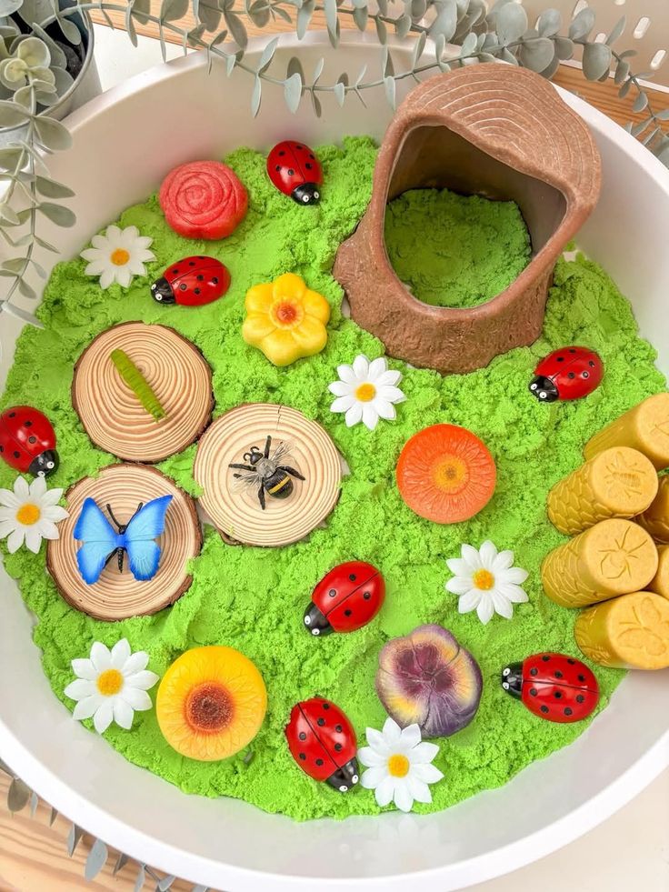 kinetic sand sensory bin