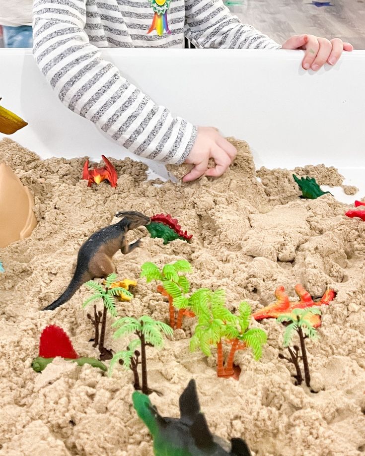 kinetic sand sensory bin