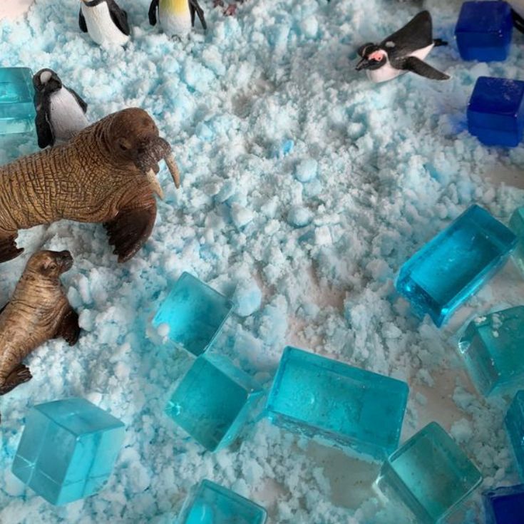 kinetic sand sensory bin ideas