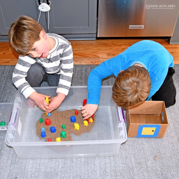 kinetic sand sensory bin ideas